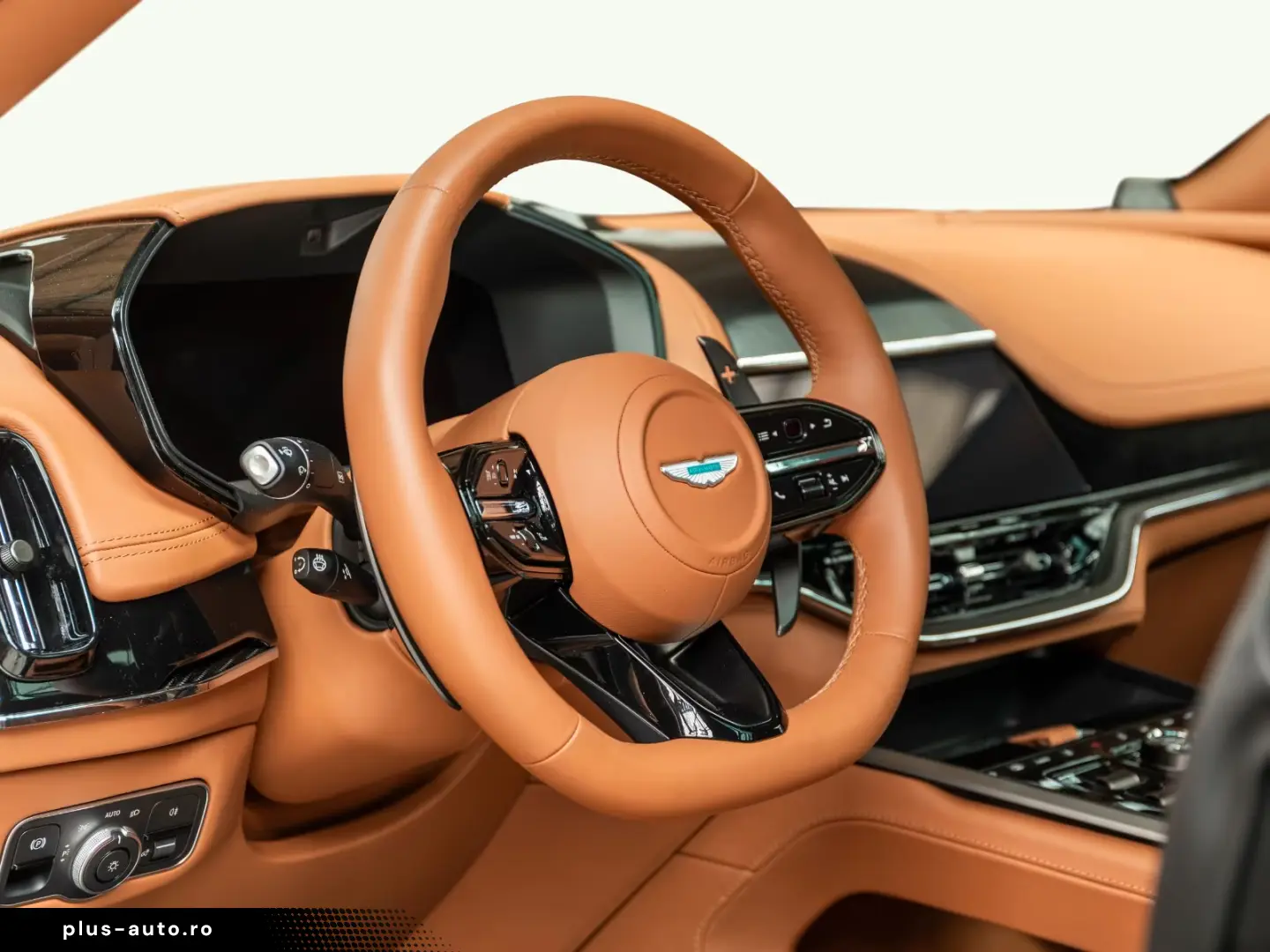 Aston Martin DBX 707 MY25   Q Paint