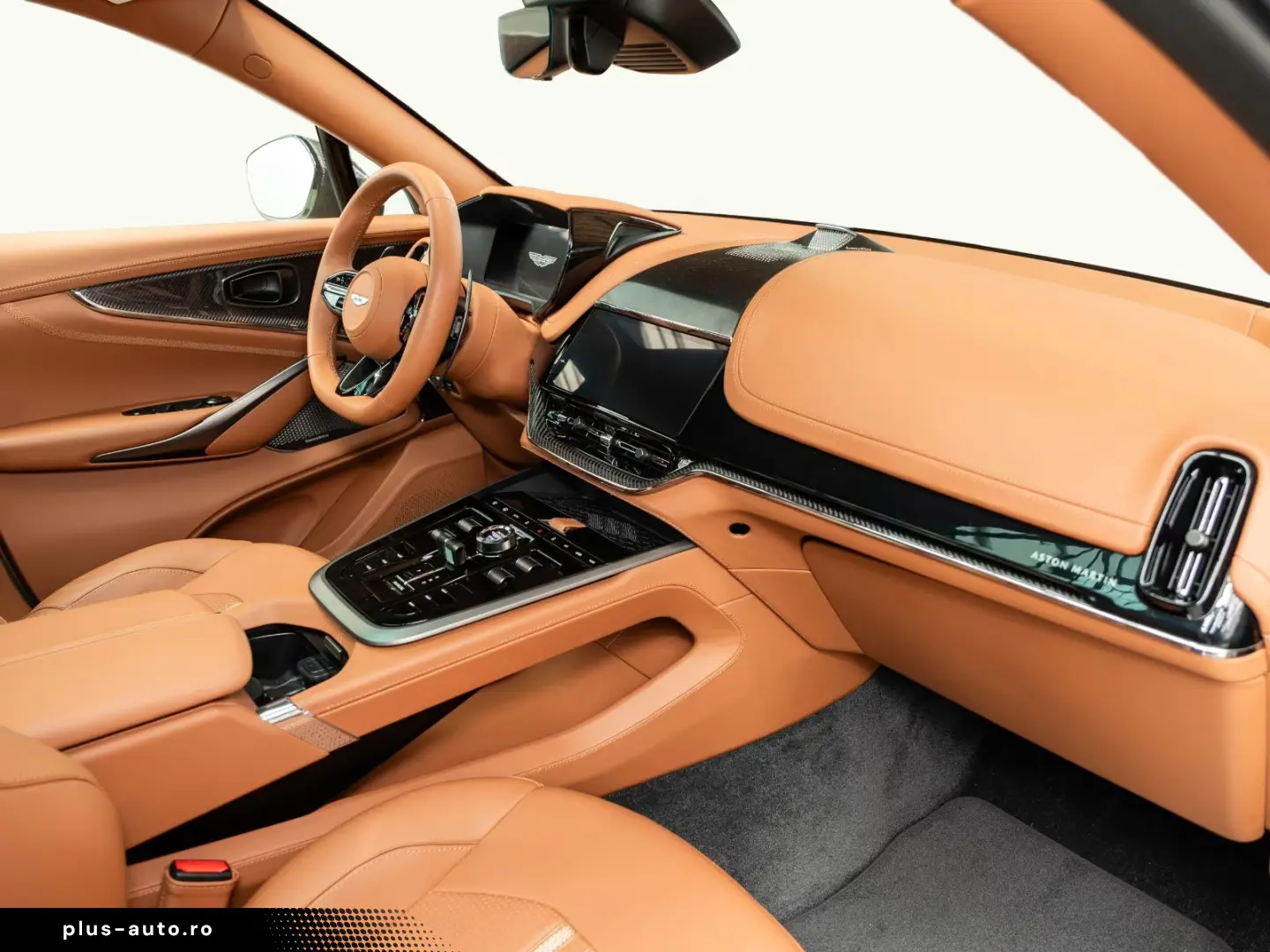 Aston Martin DBX 707 MY25   Q Paint