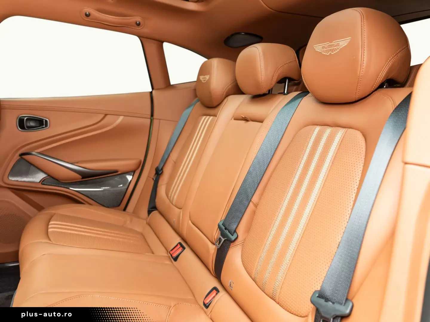 Aston Martin DBX 707 MY25   Q Paint