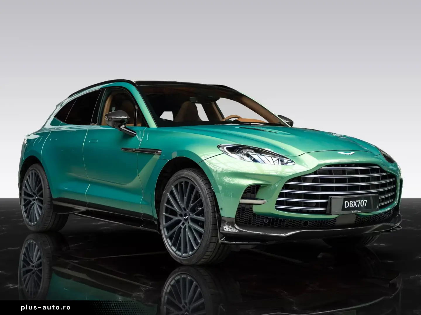 Aston Martin DBX 707 MY25   Q Paint