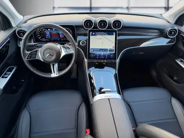 MERCEDES-BENZ GLC 200 4M AVANTGARDE AMBIENTE