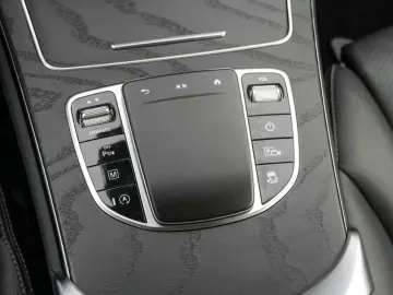 MERCEDES-BENZ GLC 200 4MATIC EXCLUSIVE MBEAM AMBIENTE