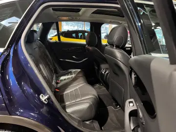 MERCEDES-BENZ GLC 200 4Matic  LED Navi Pano