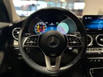 MERCEDES-BENZ GLC 200 4Matic  LED Navi Pano
