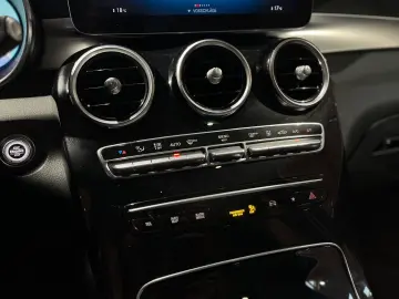 MERCEDES-BENZ GLC 200 4Matic  LED Navi Pano