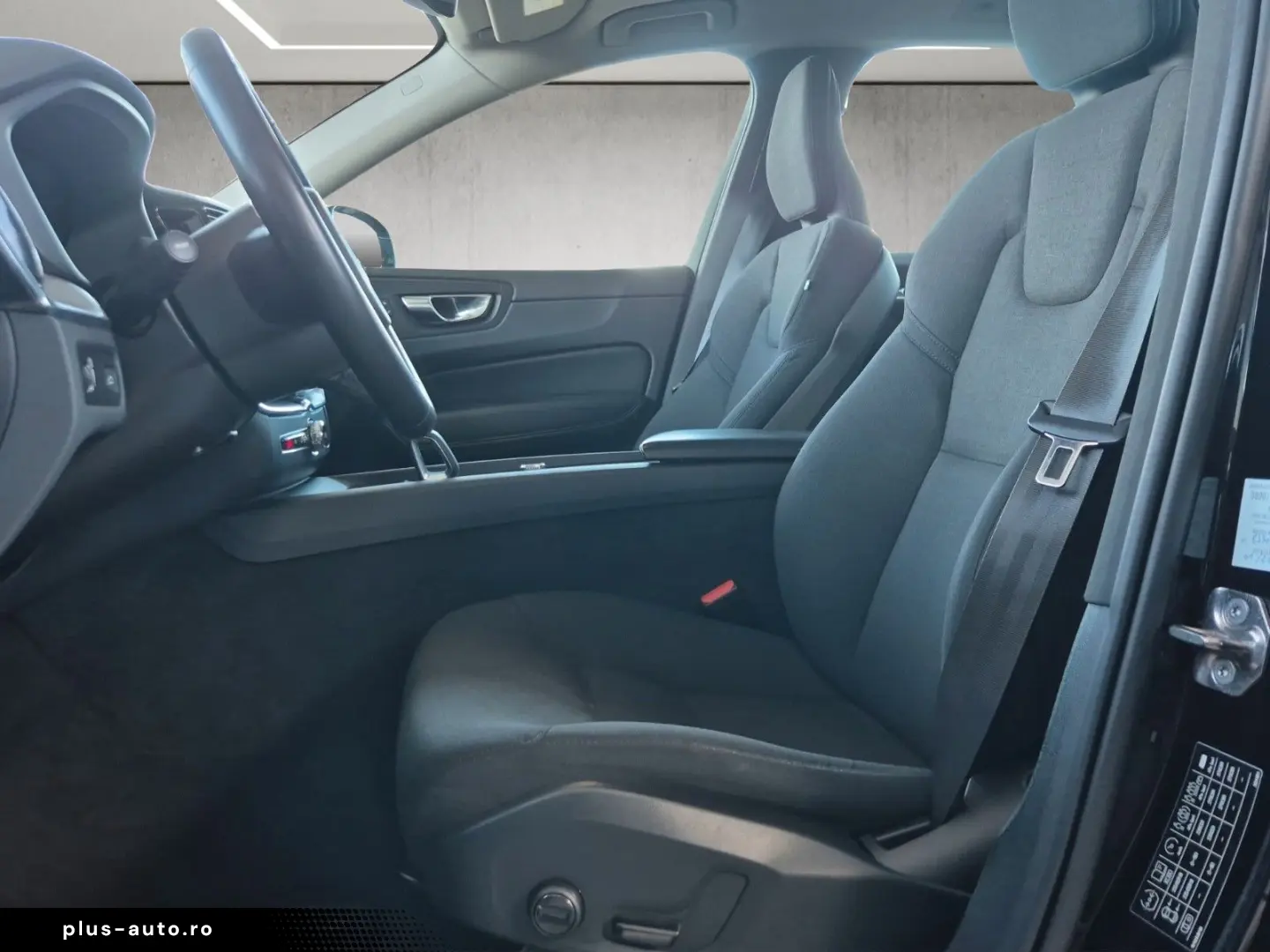 VOLVO XC60 Momentum Pro Navi Carplay Kamera SHZ