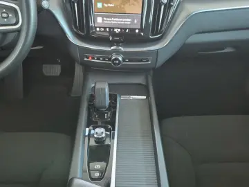 VOLVO XC60 Momentum Pro Navi Carplay Kamera SHZ