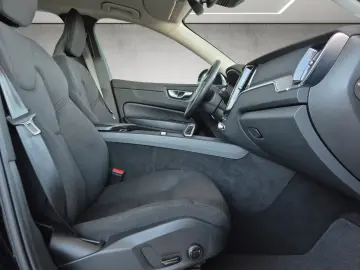 VOLVO XC60 Momentum Pro Navi Carplay Kamera SHZ