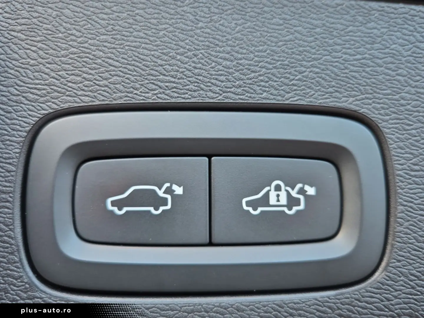 VOLVO XC60 Momentum Pro Navi Carplay Kamera SHZ