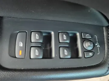 VOLVO XC60 Momentum Pro Navi Carplay Kamera SHZ