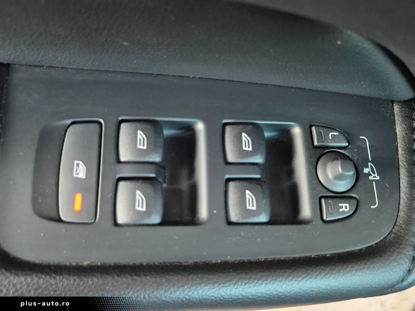 VOLVO XC60 Momentum Pro Navi Carplay Kamera SHZ