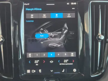 VOLVO XC60 Momentum Pro Navi Carplay Kamera SHZ
