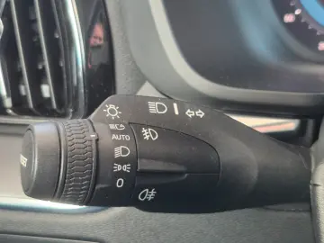 VOLVO XC60 Momentum Pro Navi Carplay Kamera SHZ