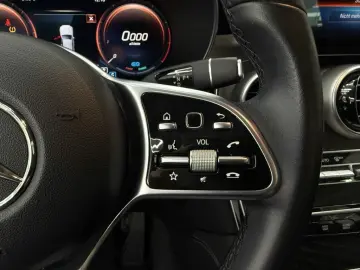 MERCEDES-BENZ GLC 200 CGI 4Matic Exclusive  9G  Leder  LED