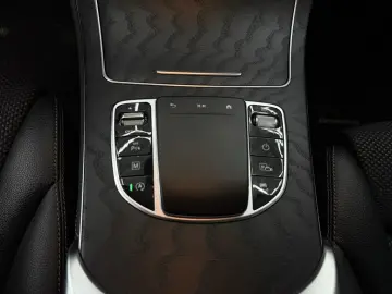 MERCEDES-BENZ GLC 200 CGI 4Matic Exclusive  9G  Leder  LED