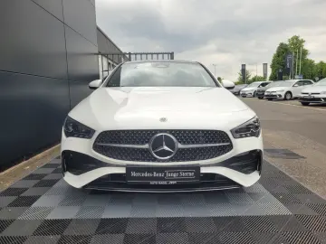 MERCEDES-BENZ CLA 250 4MATIC Coupé AMG Premium Distronic