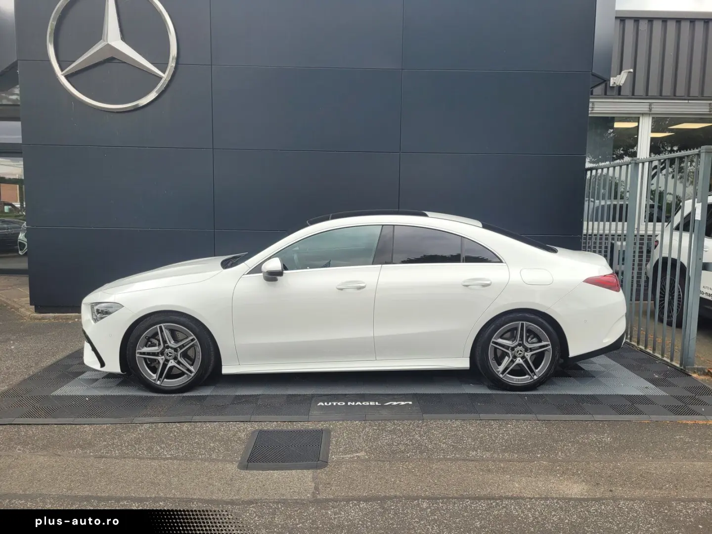MERCEDES-BENZ CLA 250 4MATIC Coupé AMG Premium Distronic