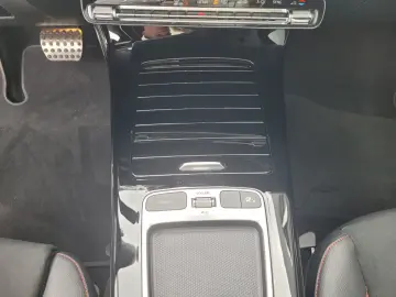 MERCEDES-BENZ CLA 250 4MATIC Coupé AMG Premium Distronic