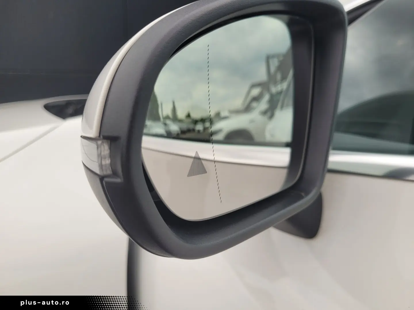 MERCEDES-BENZ CLA 250 4MATIC Coupé AMG Premium Distronic