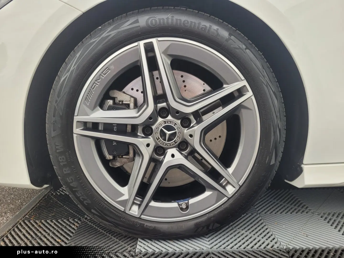 MERCEDES-BENZ CLA 250 4MATIC Coupé AMG Premium Distronic