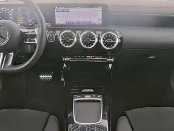 MERCEDES-BENZ CLA 250 4M Coupé  AMG BURM PANO 360