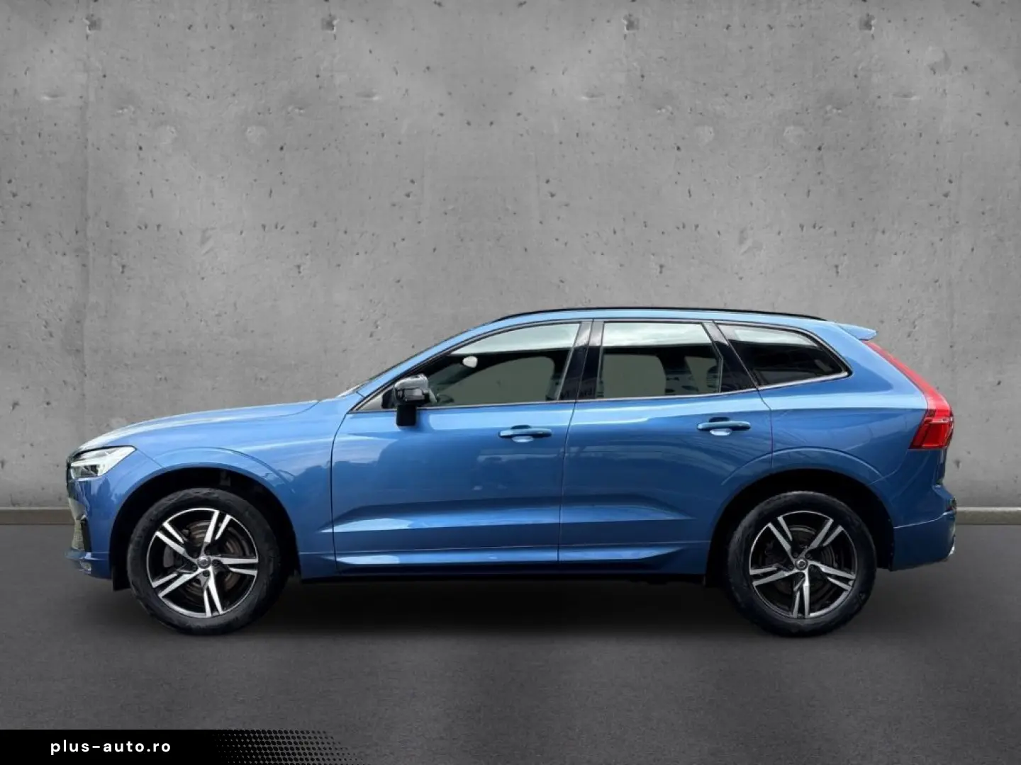 VOLVO XC60 B4 2WD R-Design Navi AHK Xenium LED