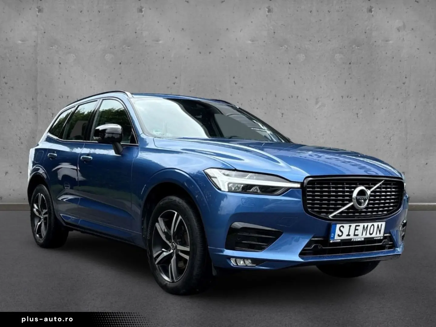 VOLVO XC60 B4 2WD R-Design Navi AHK Xenium LED