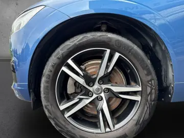 VOLVO XC60 B4 2WD R-Design Navi AHK Xenium LED