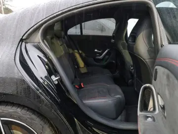 MERCEDES-BENZ CLA 250 4M Coupé AMG Pano HUD Night 18