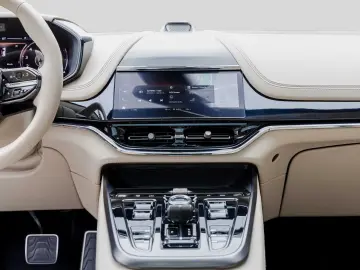 Aston Martin DBX 707