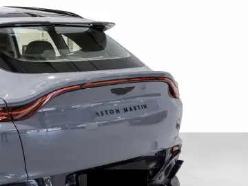 Aston Martin DBX 707