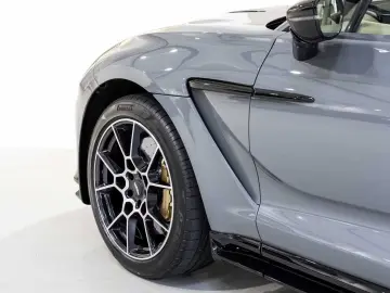 Aston Martin DBX 707