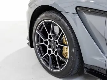 Aston Martin DBX 707