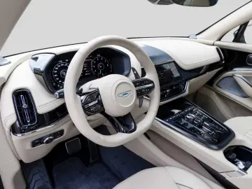 Aston Martin DBX 707