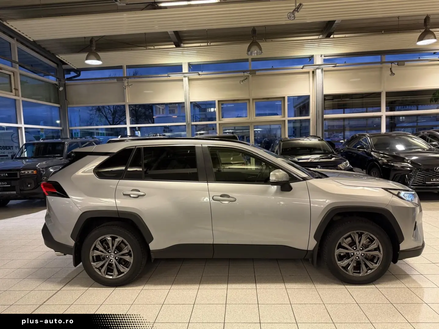 TOYOTA RAV 4 HYBRID-4x4-LED-LEDER-KAMERA-MOD. 2024