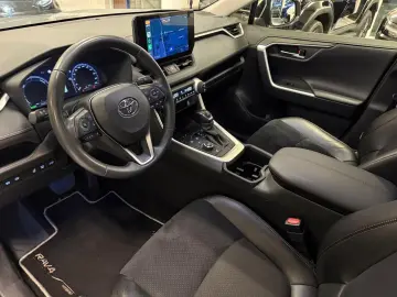 TOYOTA RAV 4 HYBRID-4x4-LED-LEDER-KAMERA-MOD. 2024