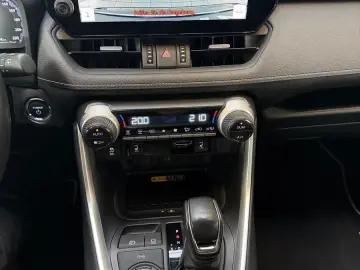 TOYOTA RAV 4 HYBRID-4x4-LED-LEDER-KAMERA-MOD. 2024