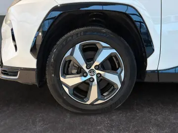 TOYOTA RAV 4 Plug-in Hybrid Comfort HUD SHZ Kamera ACC