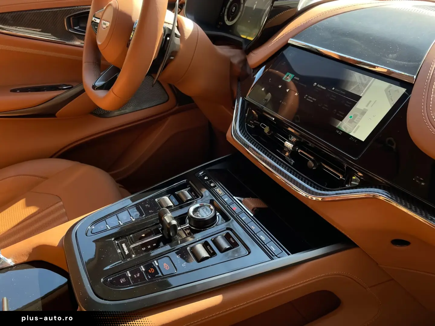 Aston Martin DBX 707 MY25 Full Carbon