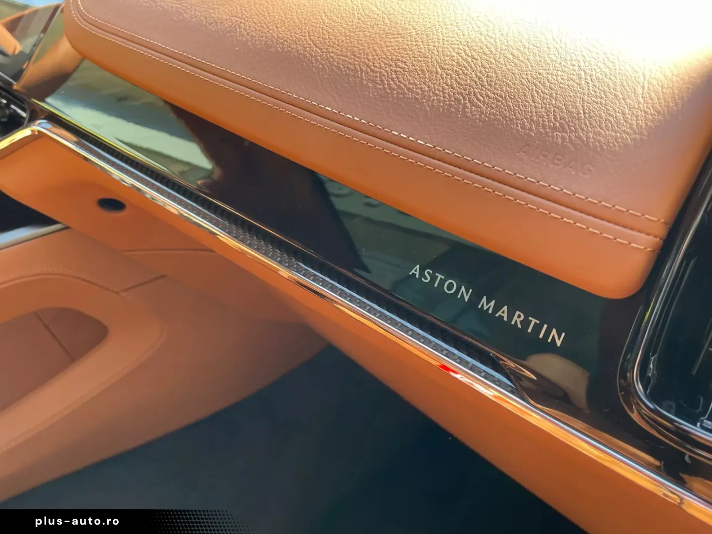 Aston Martin DBX 707 MY25 Full Carbon