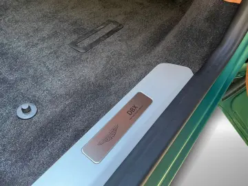 Aston Martin DBX 707 MY25 Full Carbon