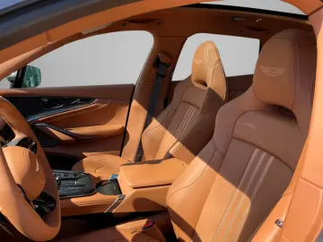 Aston Martin DBX 707 MY25 Full Carbon