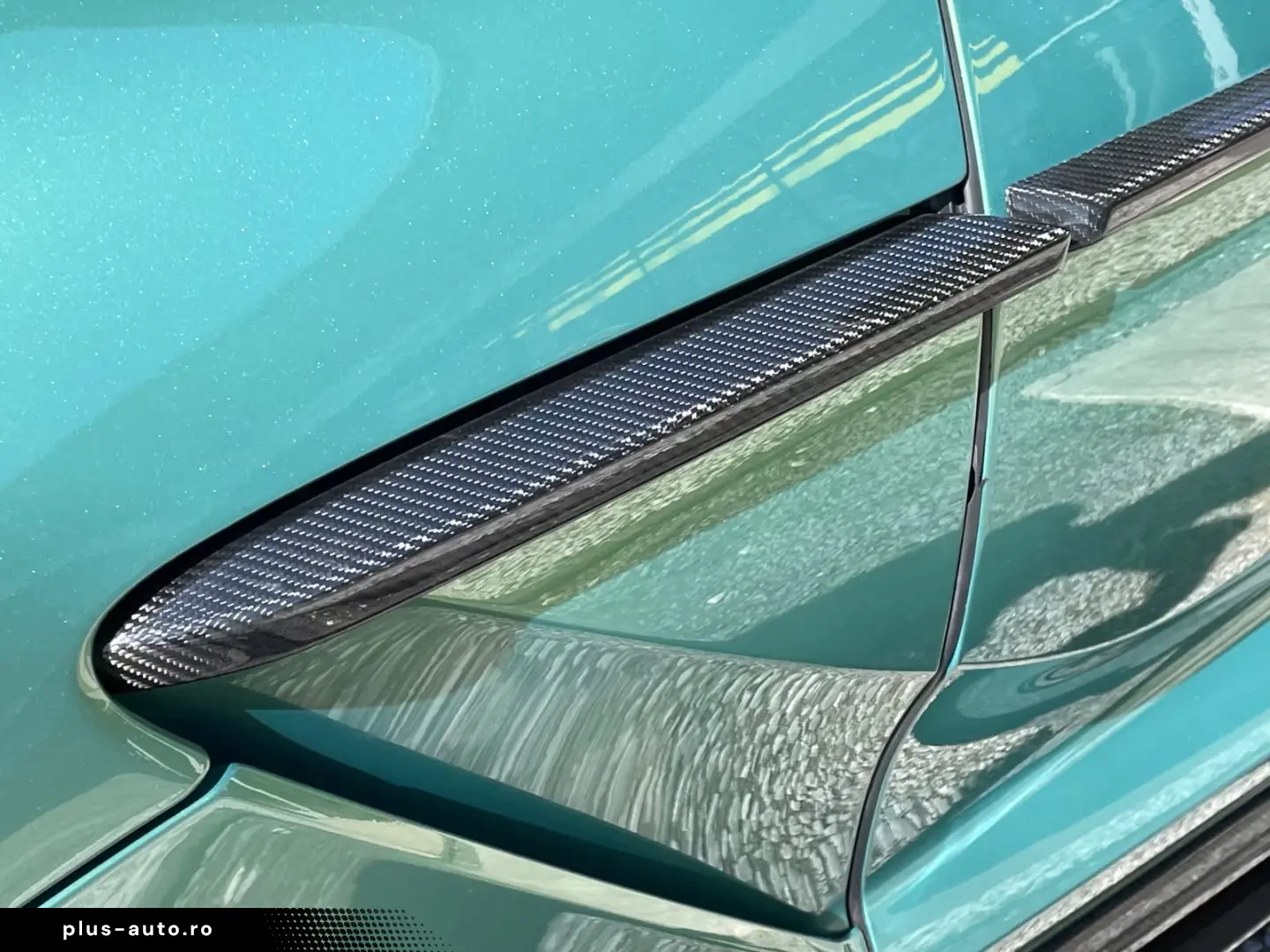 Aston Martin DBX 707 MY25 Full Carbon