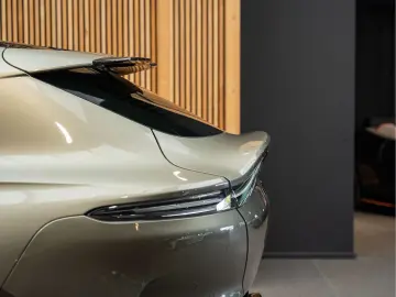 ASTON MARTIN DBX 707 4.0 V8 S