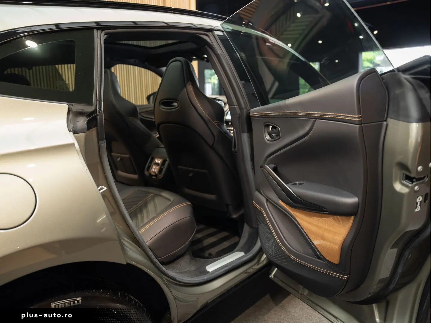 ASTON MARTIN DBX 707 4.0 V8 S