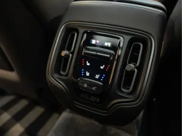 ASTON MARTIN DBX 707 4.0 V8 S