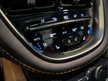 ASTON MARTIN DBX 707 4.0 V8 S