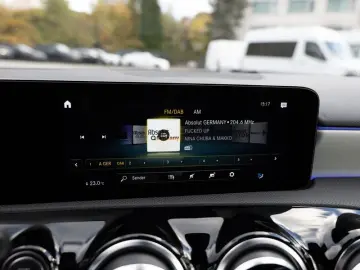 MERCEDES-BENZ A 250 e Limo AMG-Sport LED Cam Pano