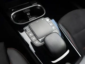 MERCEDES-BENZ A 250 e Limo AMG-Sport LED Cam Pano