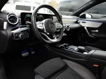 MERCEDES-BENZ A 250 e Limo AMG-Sport LED Cam Pano